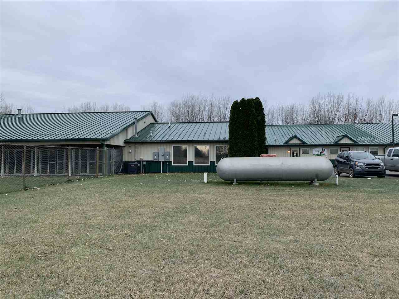 3334 E FREELAND RD, FREELAND, MI 48623