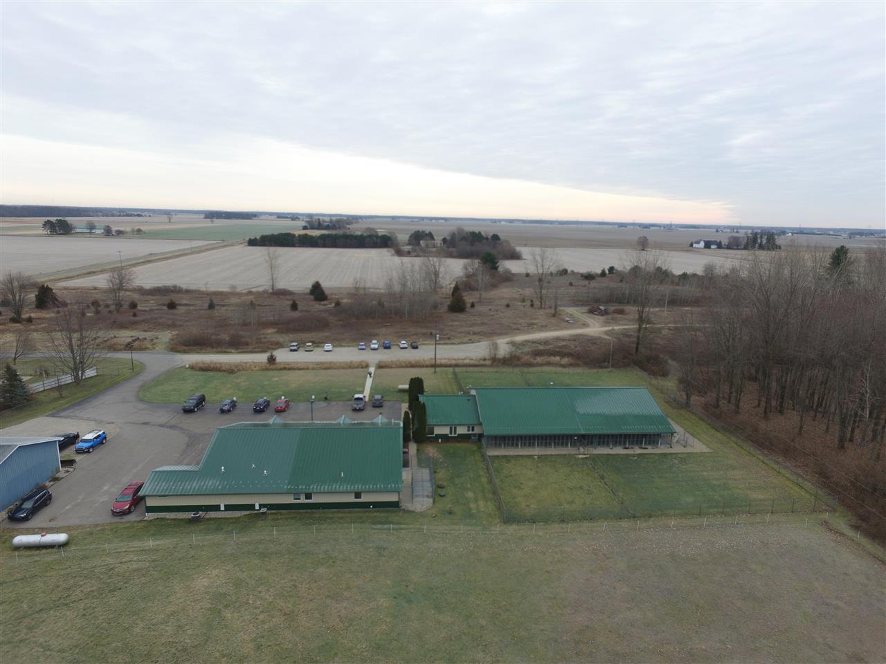 3334 E FREELAND RD, FREELAND, MI 48623