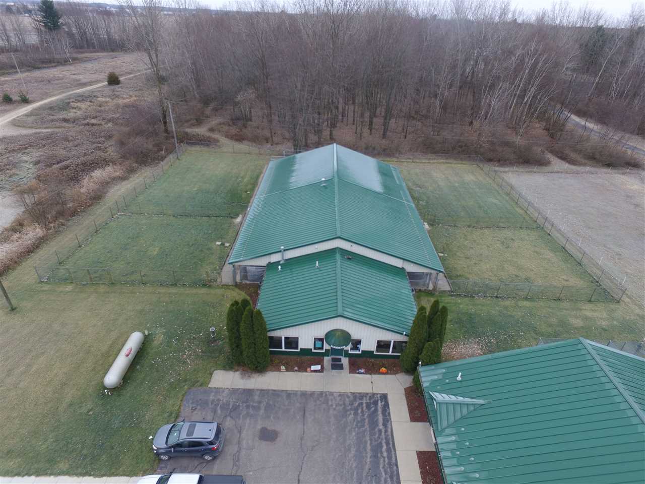 3334 E FREELAND RD, FREELAND, MI 48623