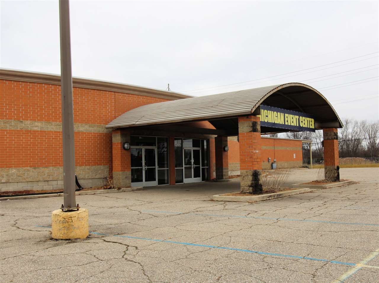 4510 S DORT HWY., FLINT, MI 48507