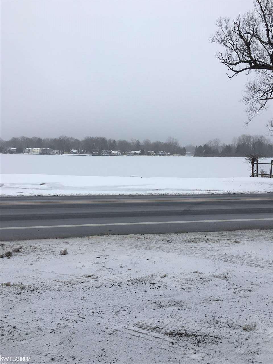 CRESCENT LAKE RD, WATERFORD, MI 48327