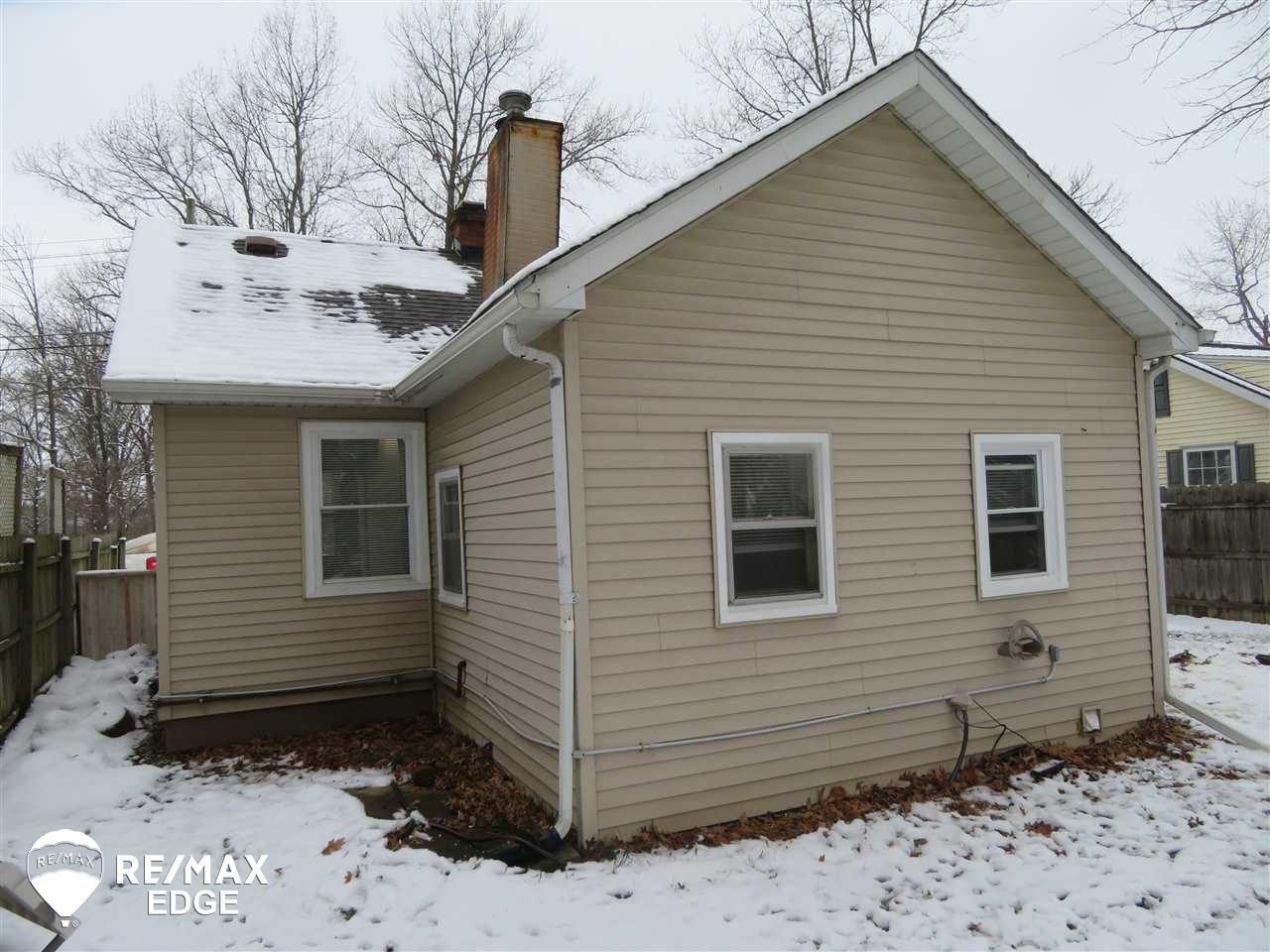 1477 EAST DR., FLINT, MI 48532