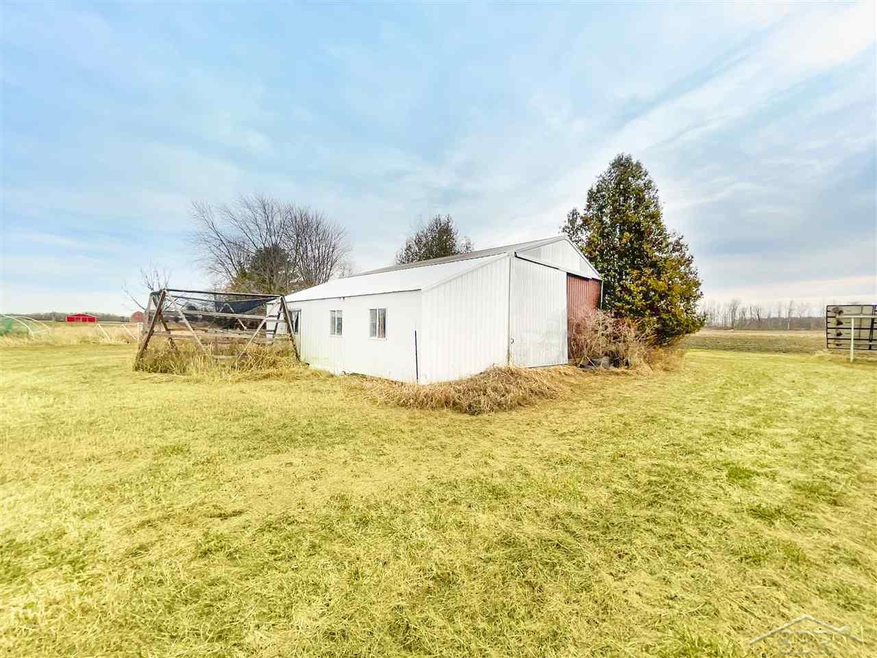 11495 E COLEMAN ROAD, COLEMAN, MI 48618