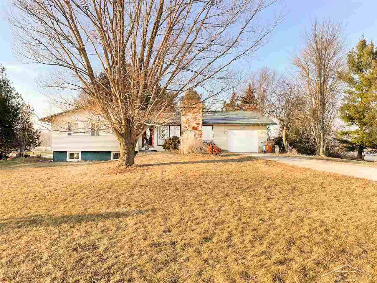 11495 E COLEMAN ROAD, COLEMAN, MI 48618