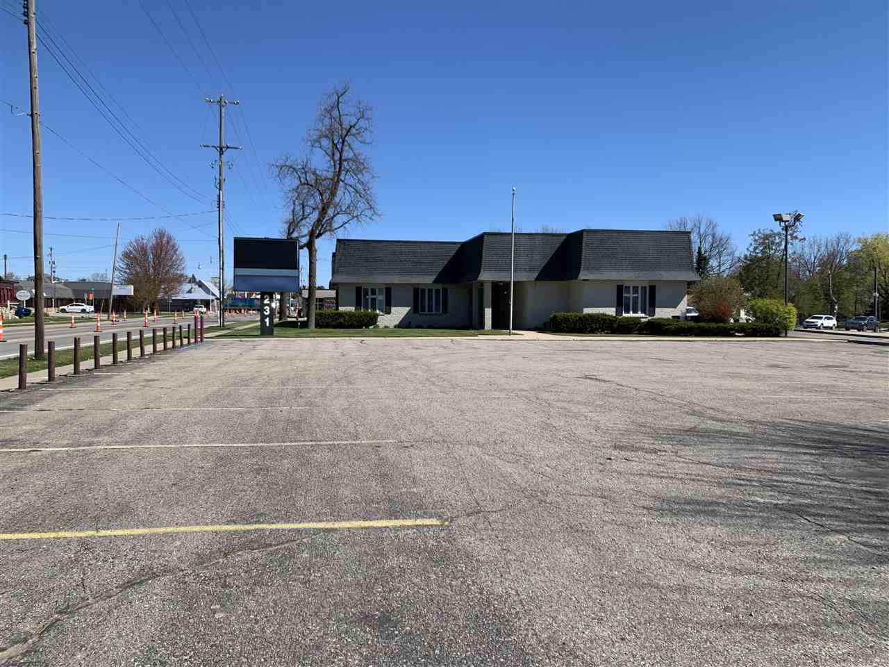 231 1st Harrison, MI 48625 489,000