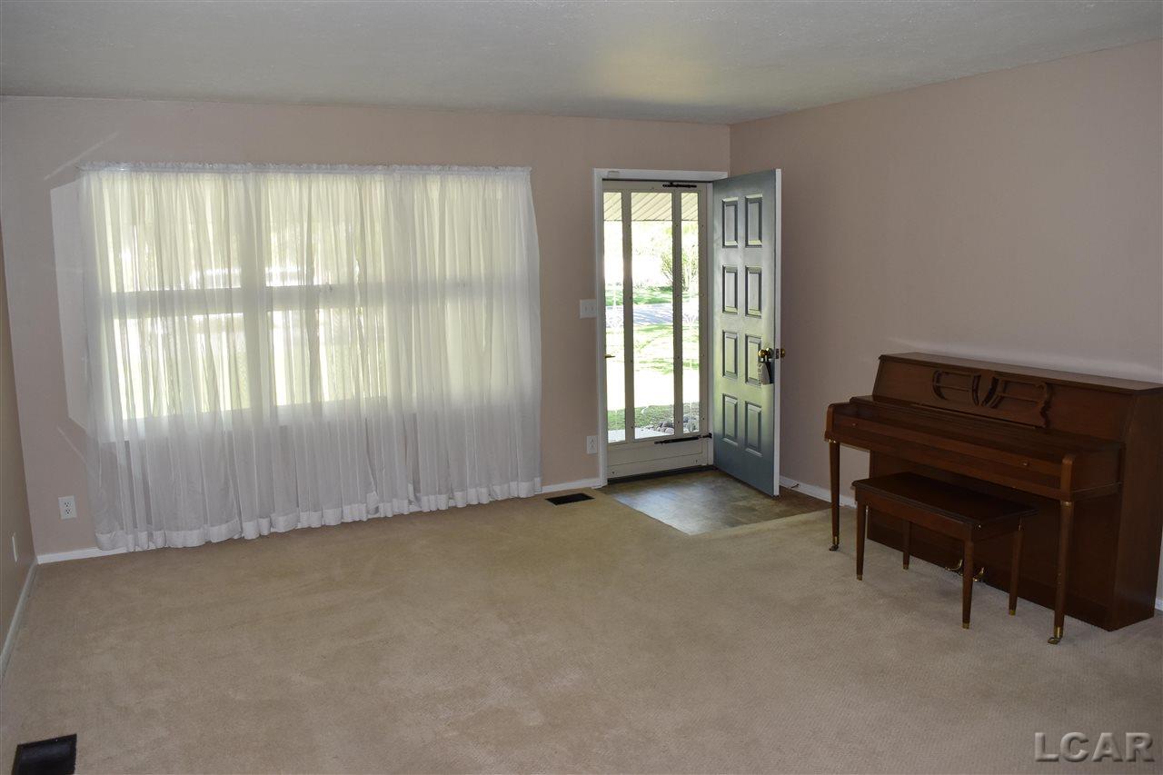 900 River Acres Drive