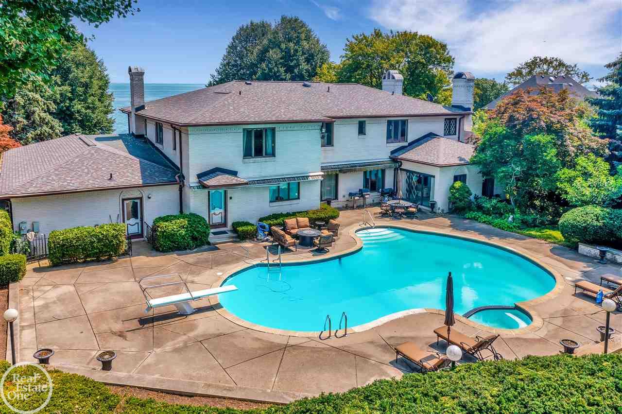 Homes for Sale on Lake St Clair