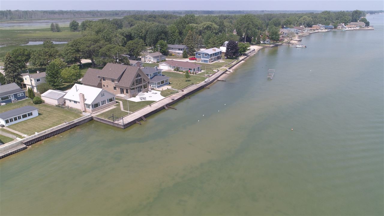 316 KILLARNEY BEACH RD., BAY CITY, MI 48706