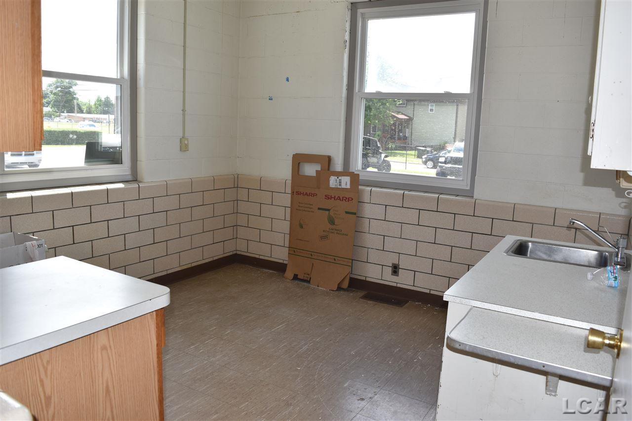 410 E Maumee