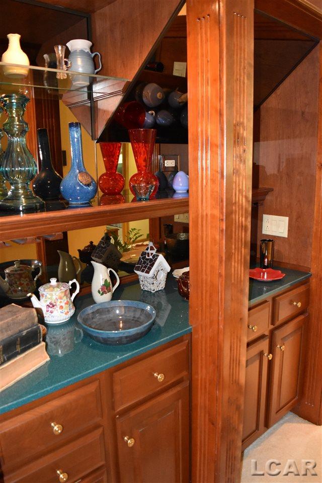 220 Richlyn Dr