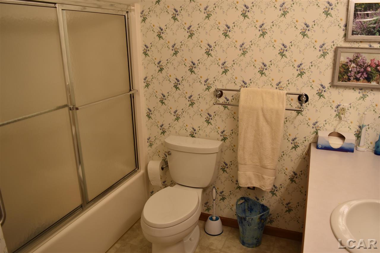 220 Richlyn Dr