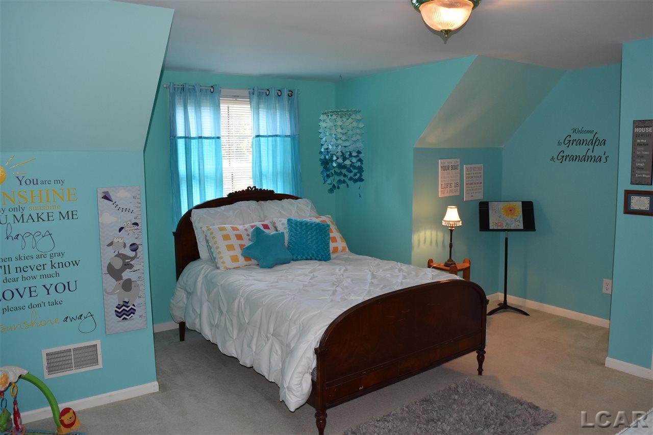1260 Sutton