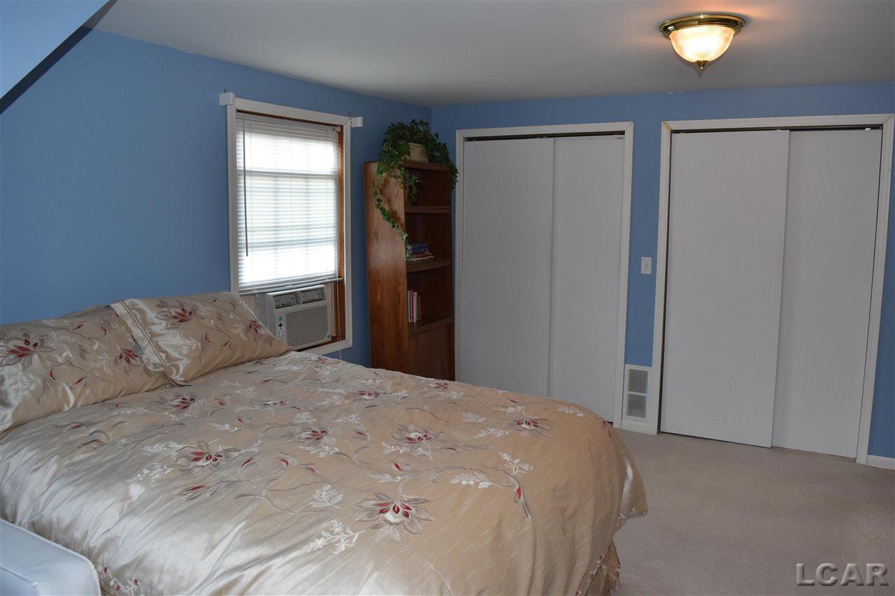 1260 Sutton