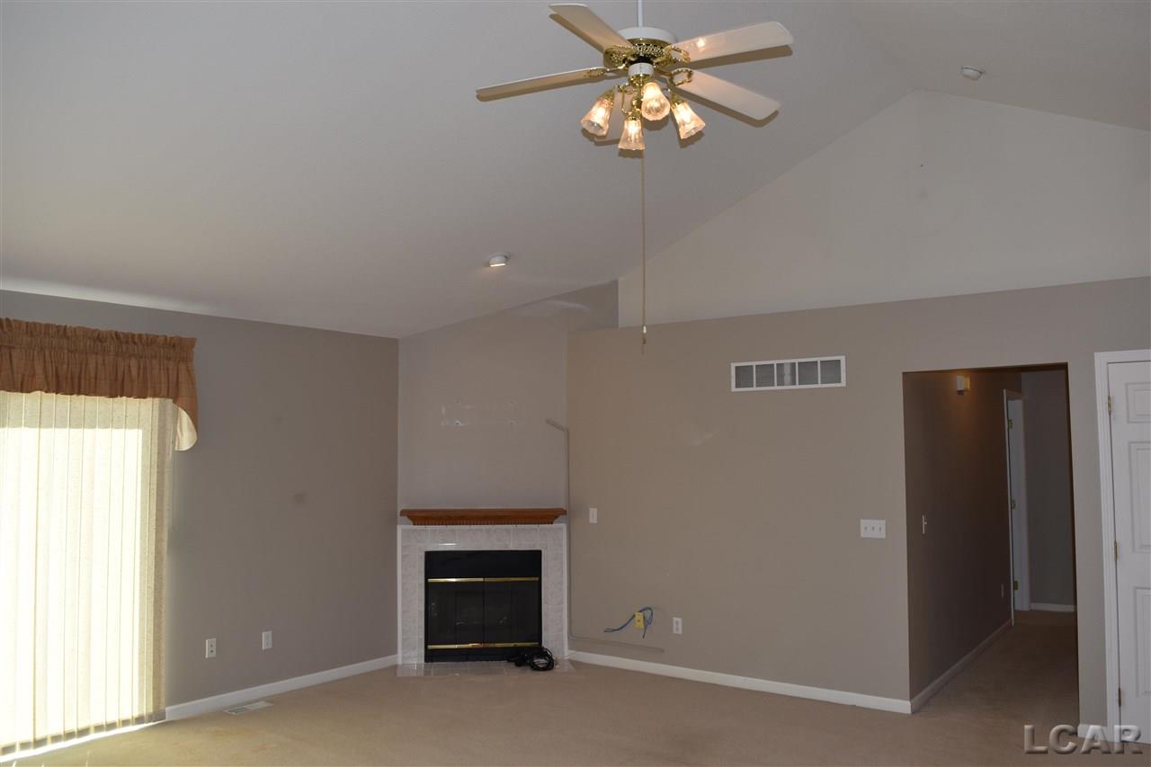 1185 Evergreen