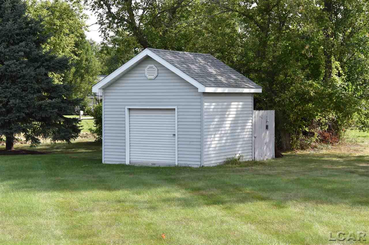 1185 Evergreen