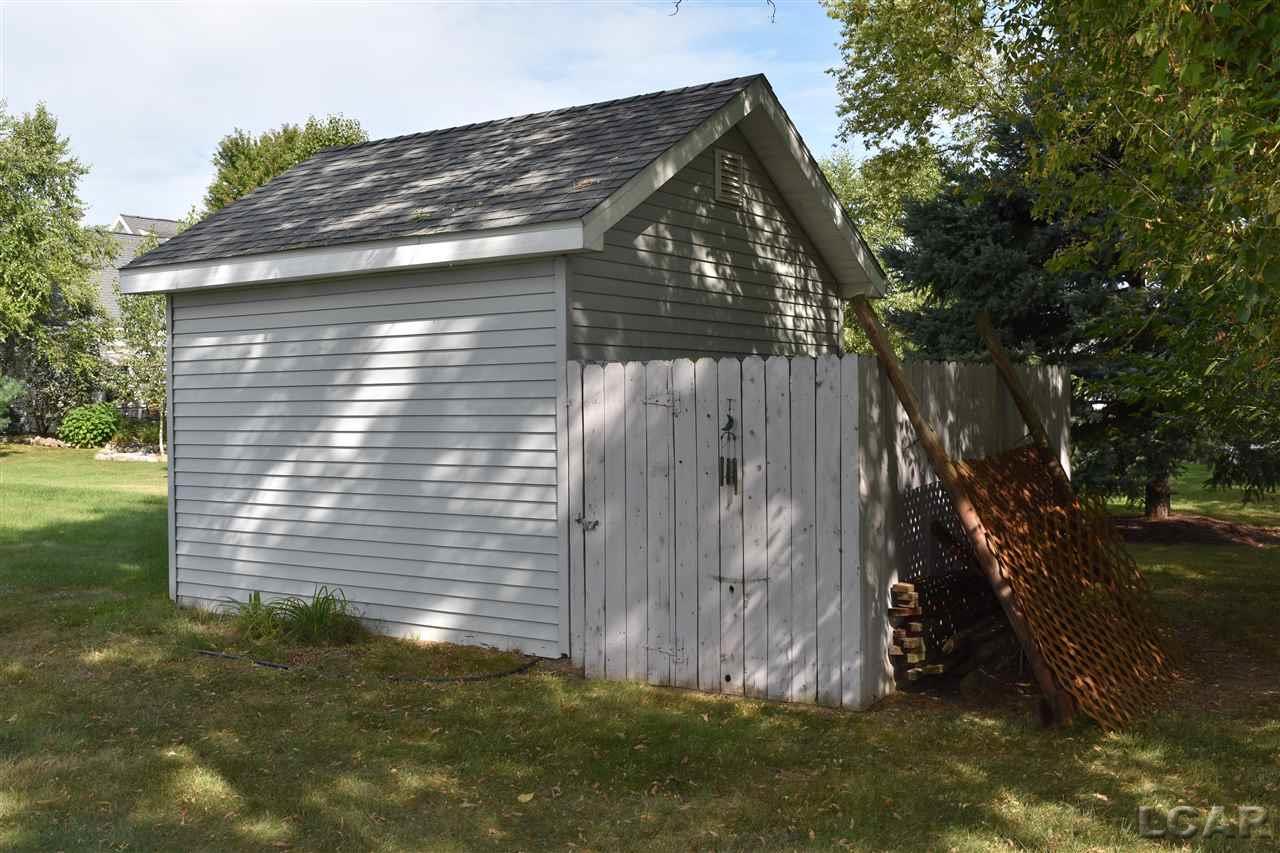 1185 Evergreen