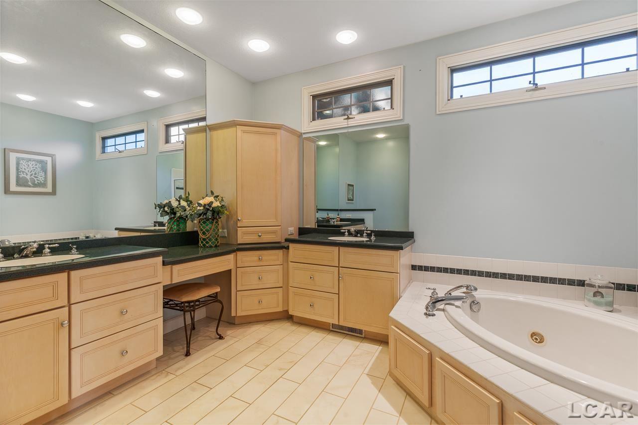 1254 Berkshire Ct
