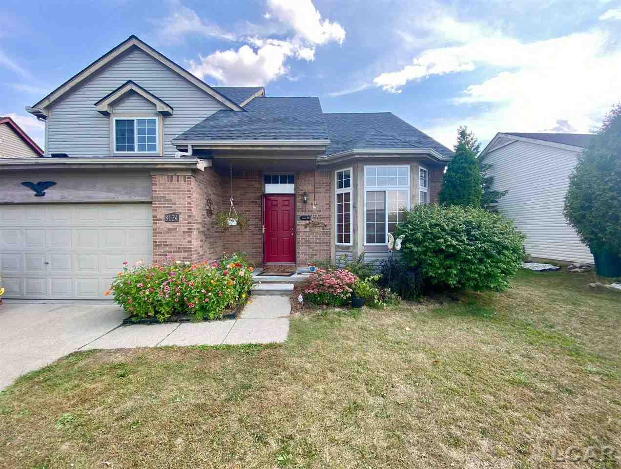 8124 Thornhill, Ypsilanti, MI 48197