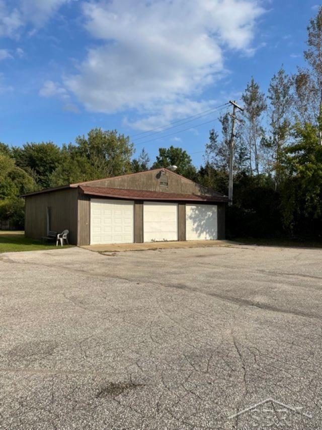 6051 DIXIE HWY, BRIDGEPORT, MI 48722