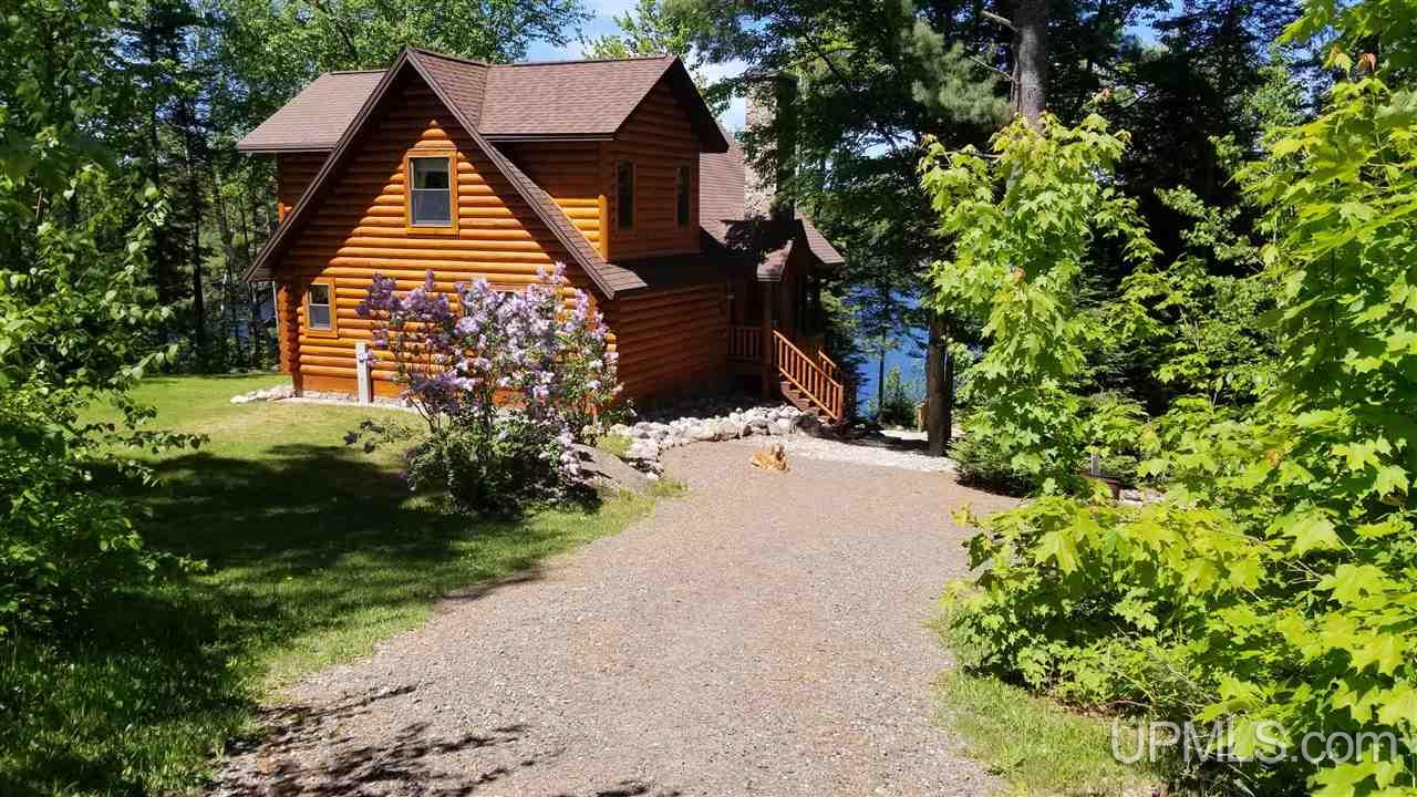 Meet the Great Lakes and Land Realty team