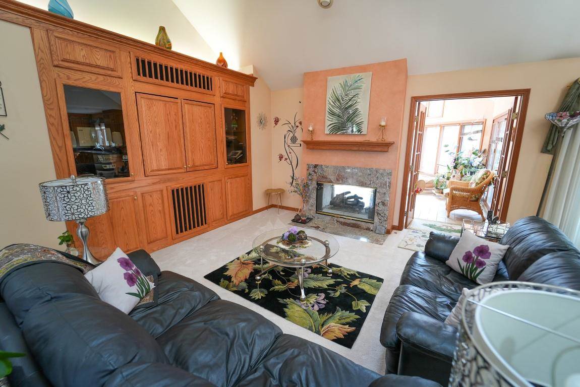 1602 Foxwood Court
