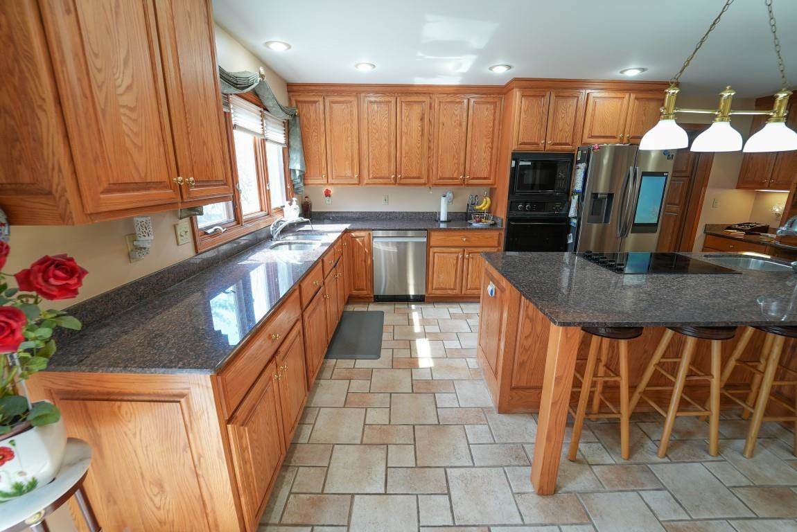1602 Foxwood Court