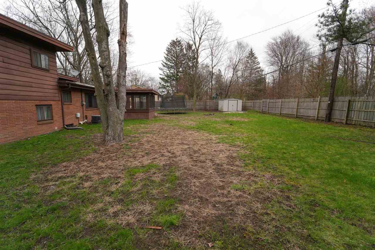 2012 Brookfield Dr