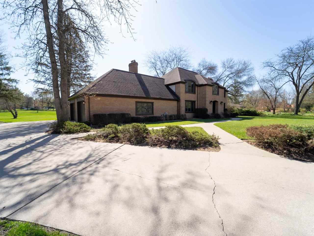 3312 Valley Dr
