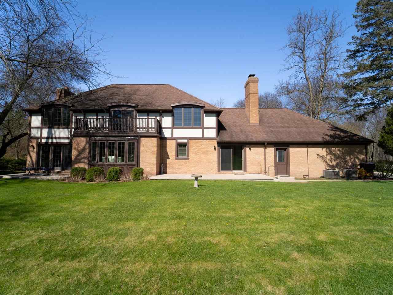 3312 Valley Dr