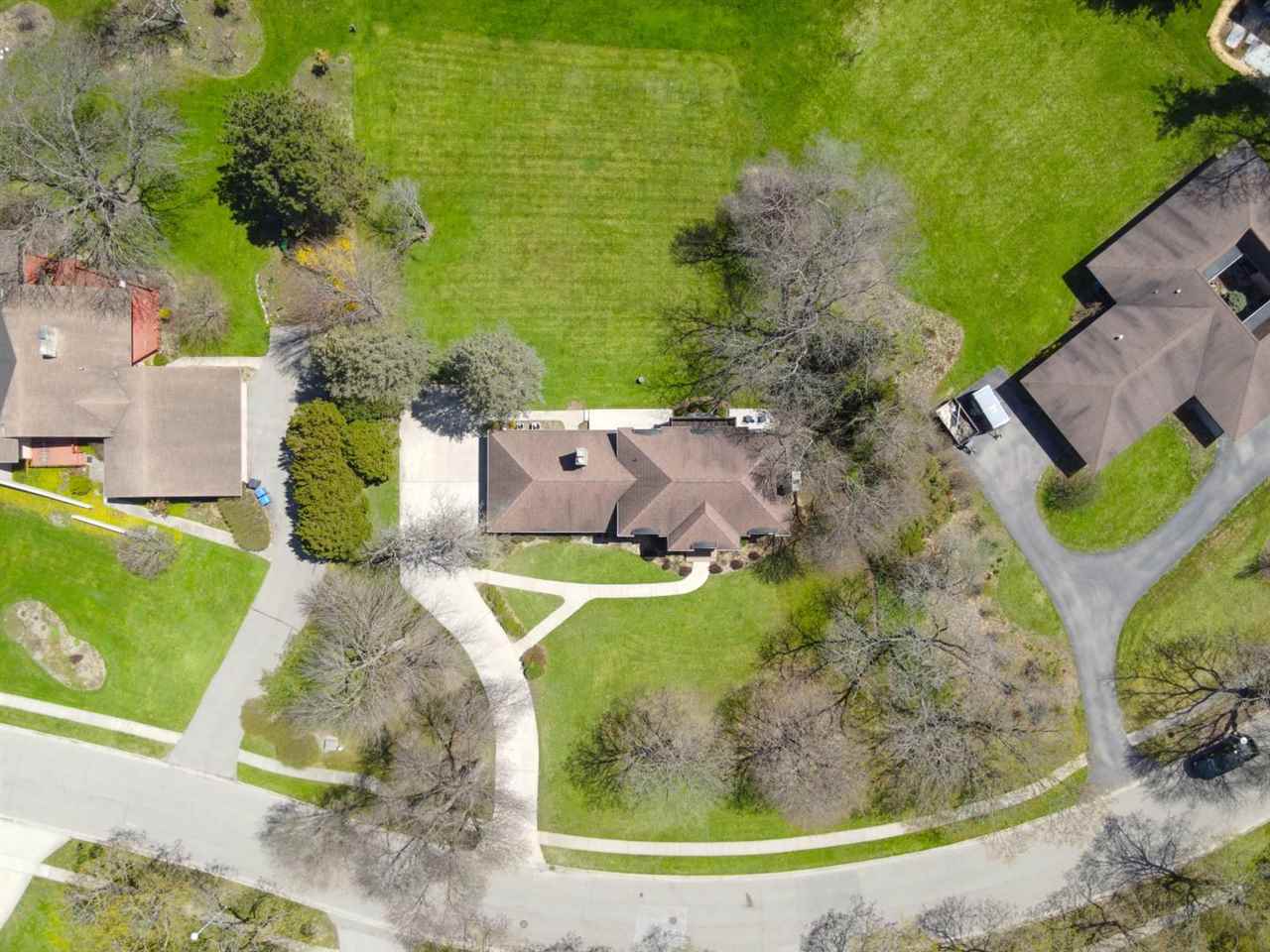 3312 Valley Dr