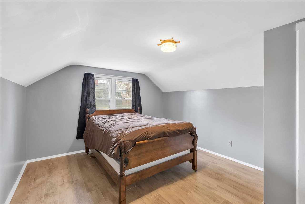325 Third Street