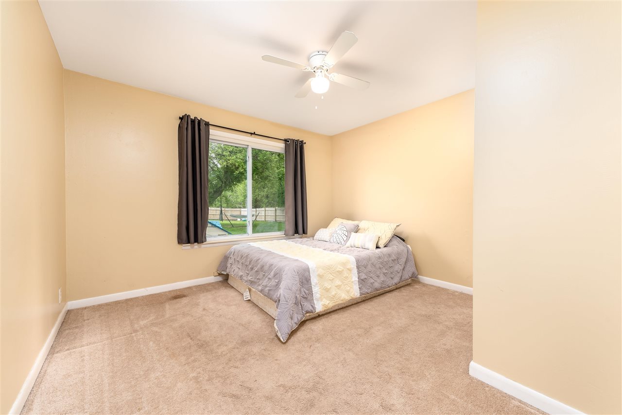 335 S Westlawn Dr