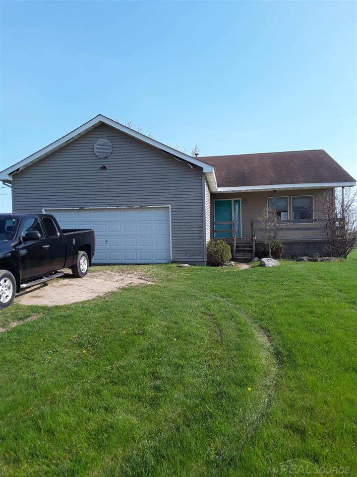 8978 Almont, Almont Twp, MI 48003