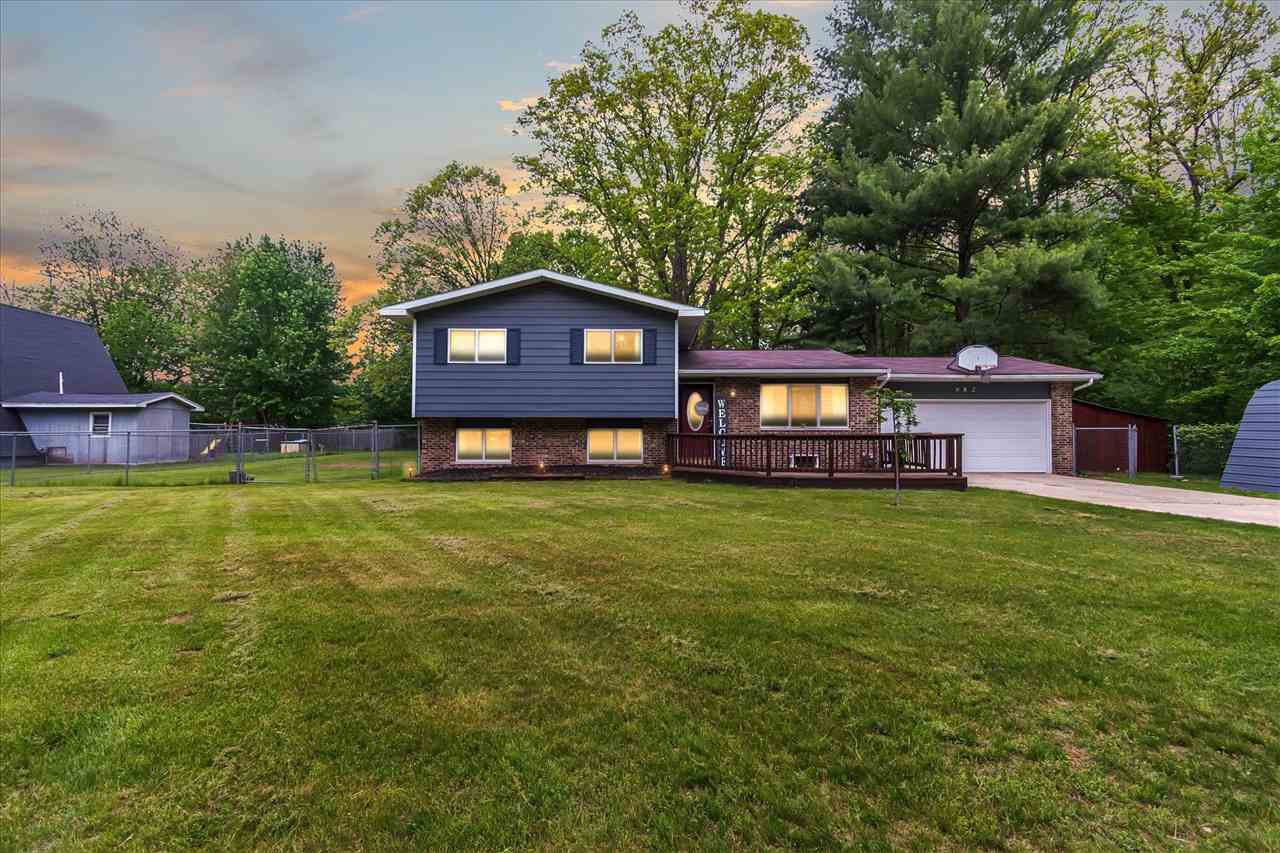 982 W Genesee Rd