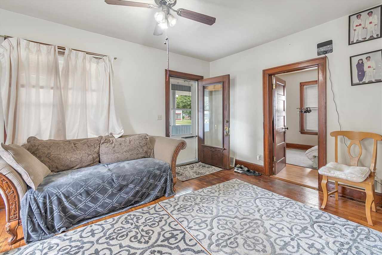 1006 10th Street