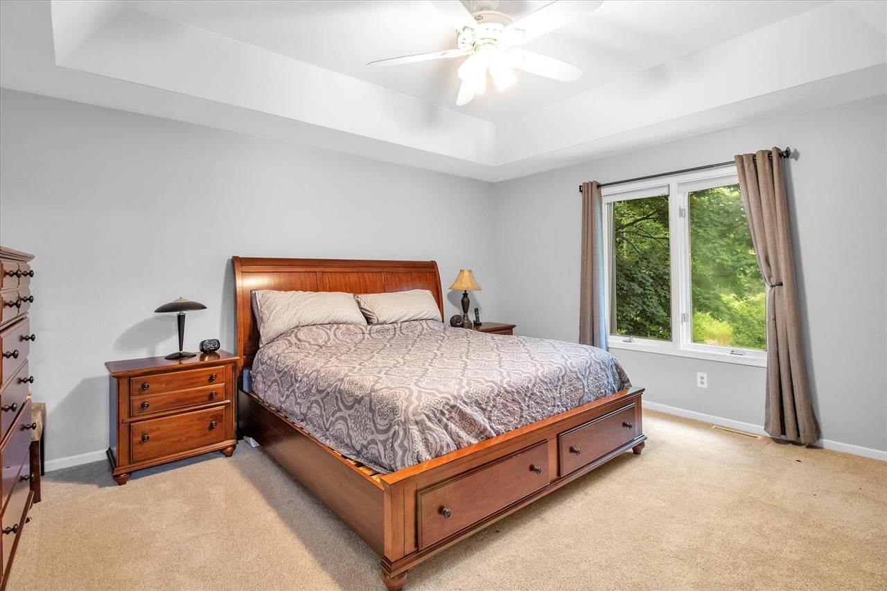 5018 Foxpoint Circle