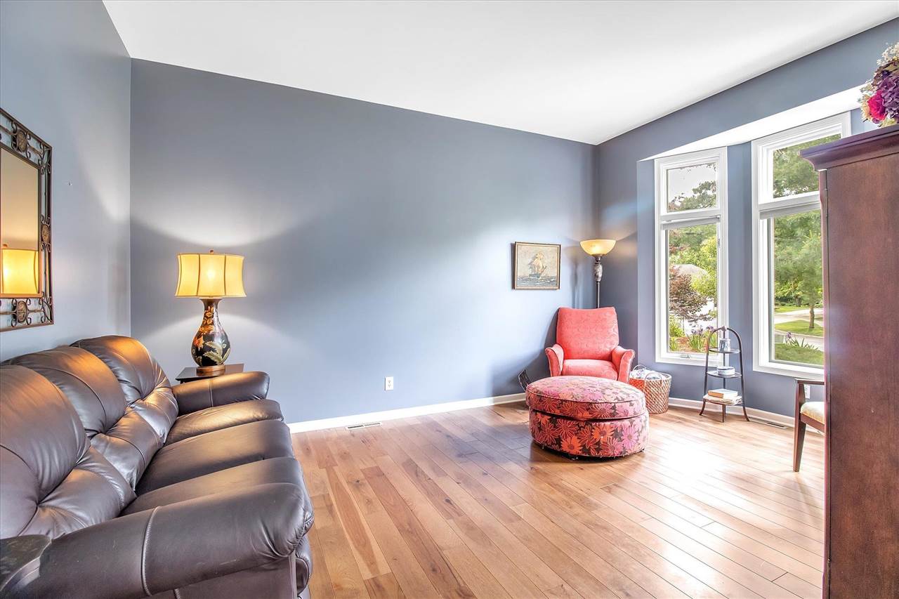 5018 Foxpoint Circle