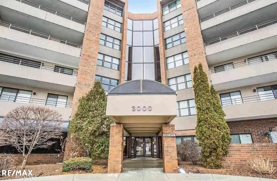 Welcome to 3409 Country Club Drive, a highly sought after Lakepointe Towers Hi-Rise surrounded by St Clair Shores Country Club/ Golf Course. Beautiful 1,107 sq.ft. ranch style condo, 2 bedroom, 2 bathrooms, located on the 4th floor (elevators, stairs and grocery carts for your convenience). In suite laundry, and storage rooms on both sides of balcony with steel door entries. Immediate possession, stove, microwave, refrigerator, clothes washer, clothes dryer, dishwasher, garbage disposal, and electric grill included. A very clean, secure, inviting and smoke free campus. Pets- No more than 2 cats allowed and 1 dog weighing no more than 20lbs. Amenities include swimming pool, tennis court, fitness area and library. There is 1 indoor parking spot per unit, mailboxes are conveniently located indoors. Association fee covers building insurance, grounds and building maintenance, water/sewer charges, snow removal and trash.