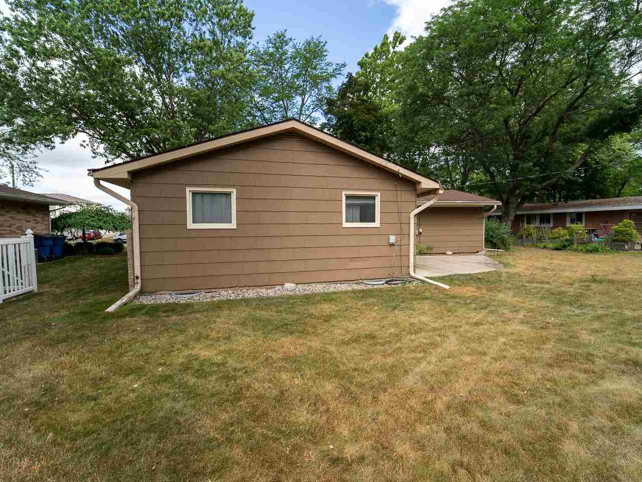 2506 Lucky Court