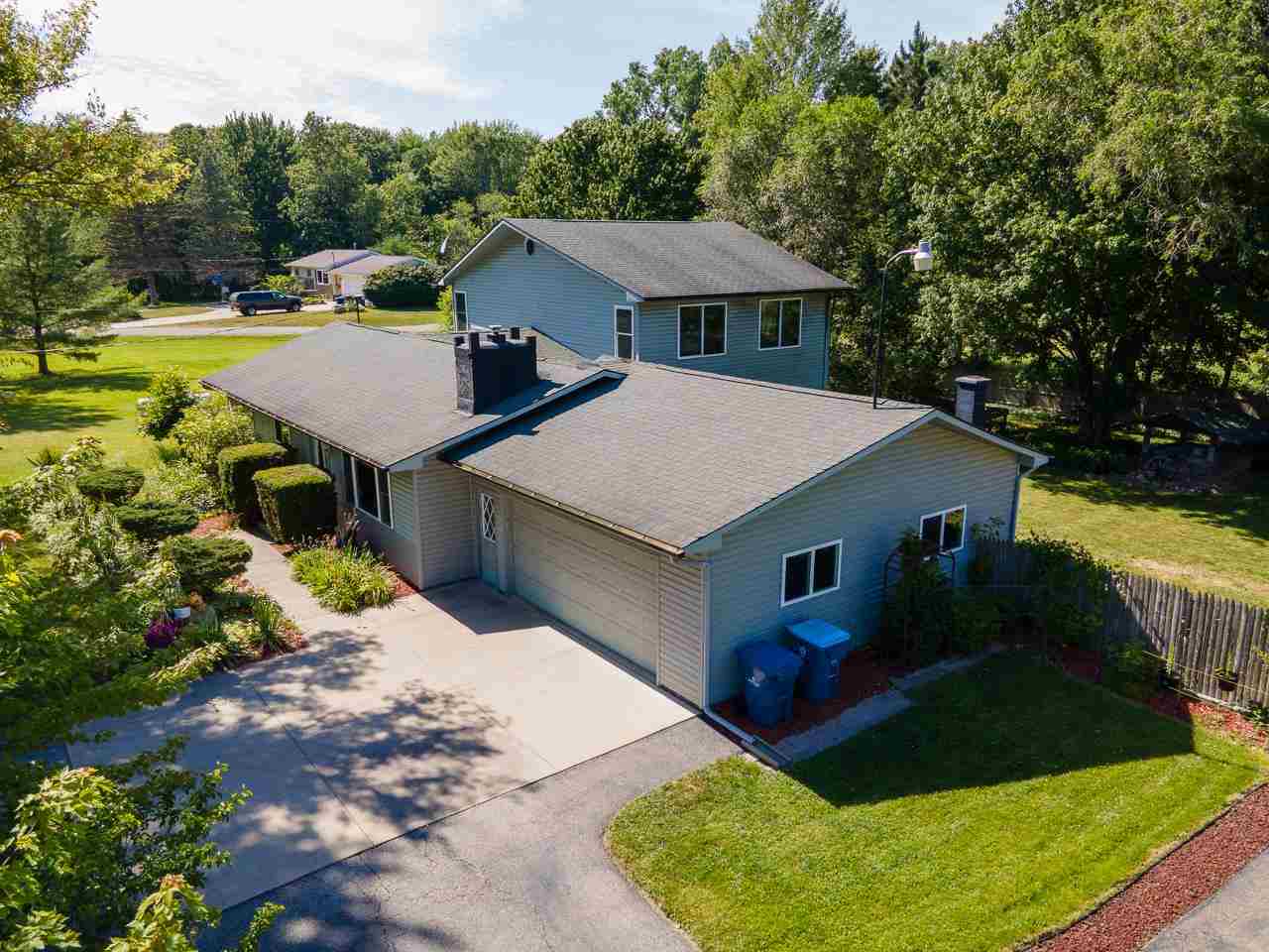 901 E Brooks Road