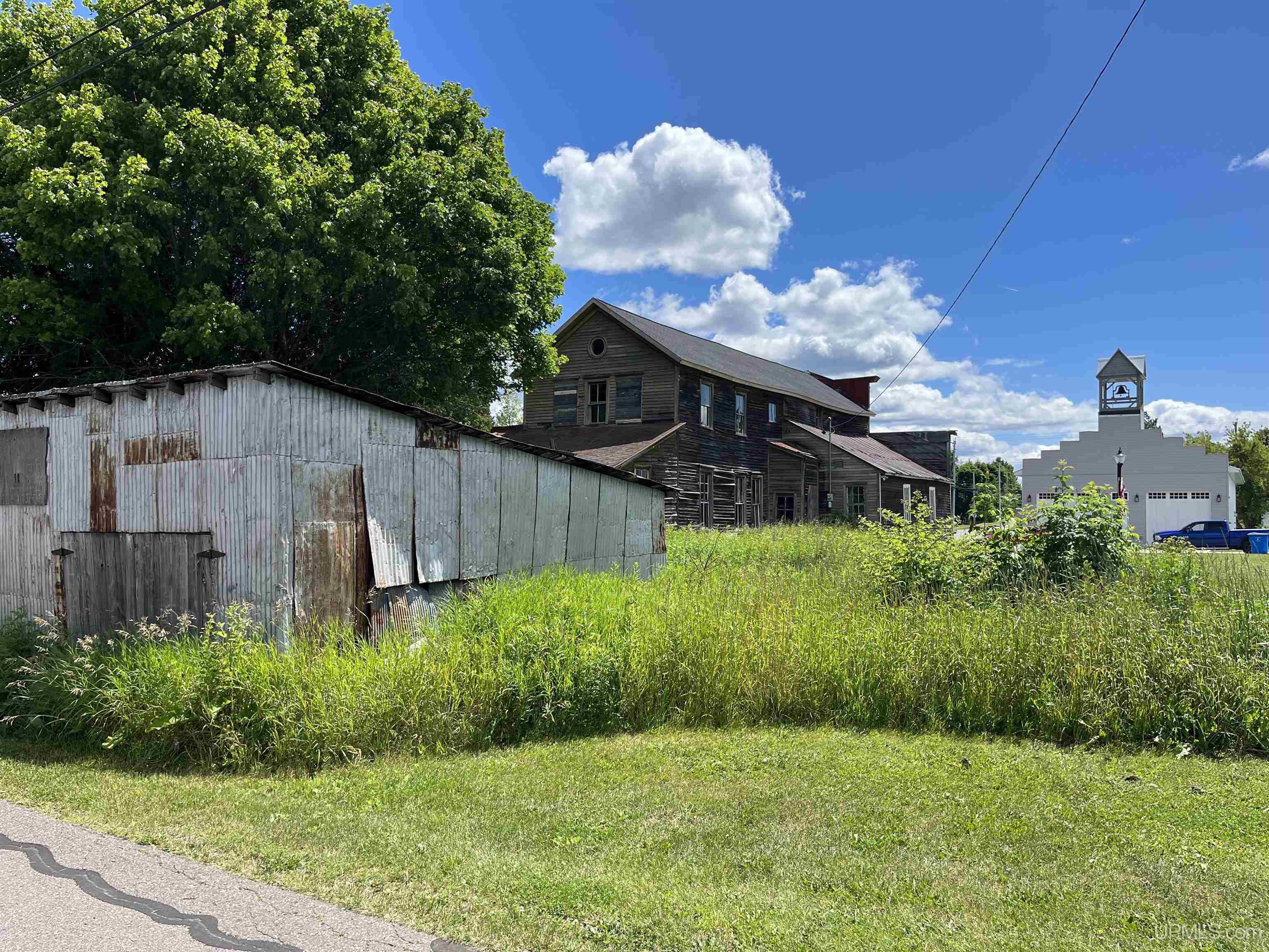 111 W Main St