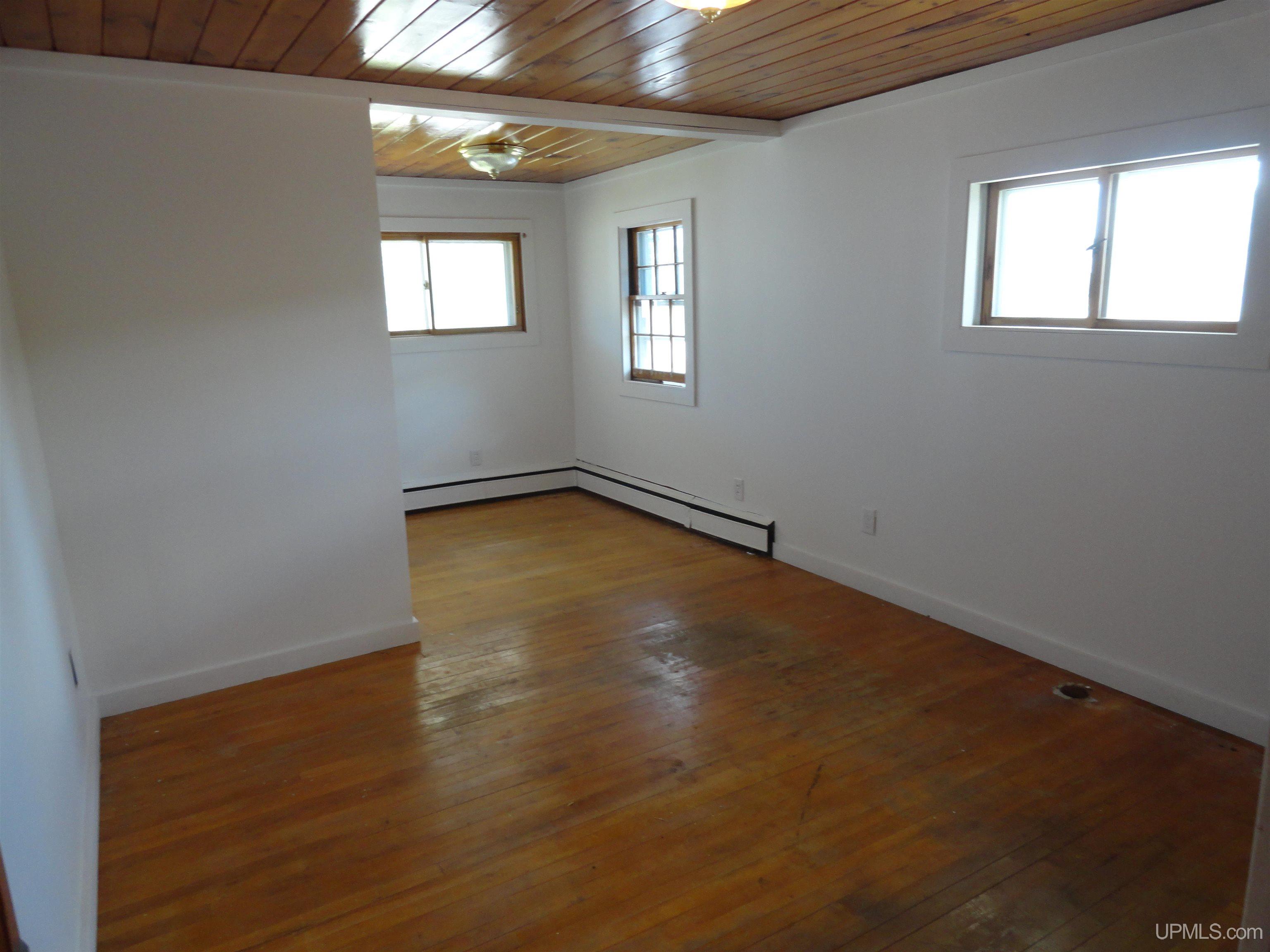 2288 S US 41