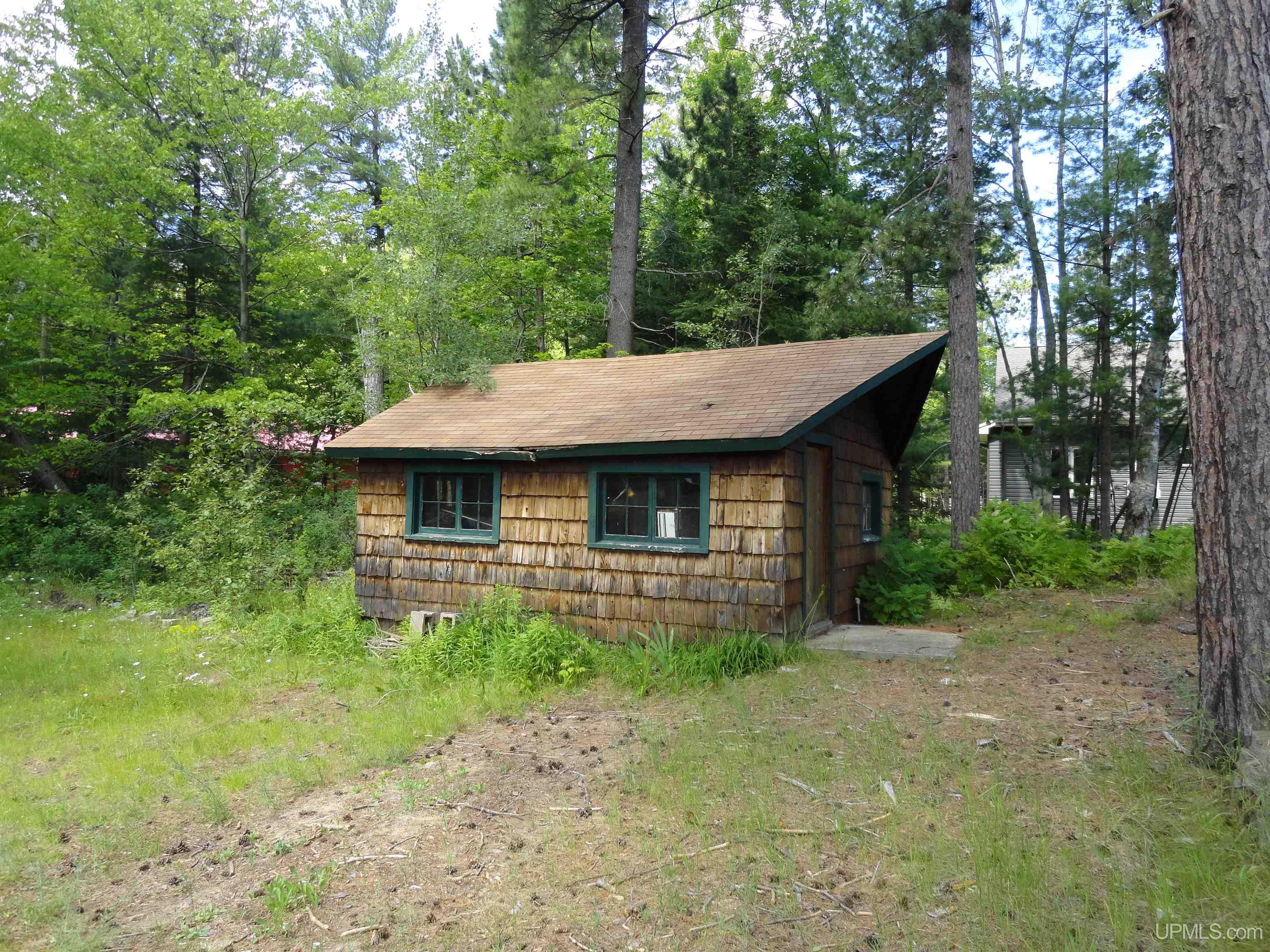2288 S US 41