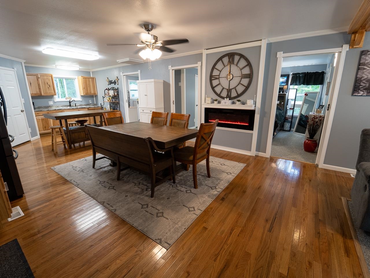 2900 E Degeer Ct
