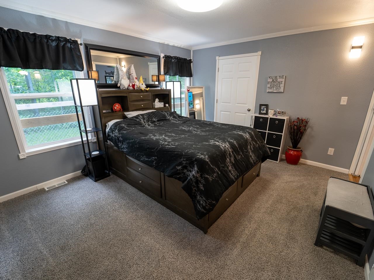 2900 E Degeer Ct