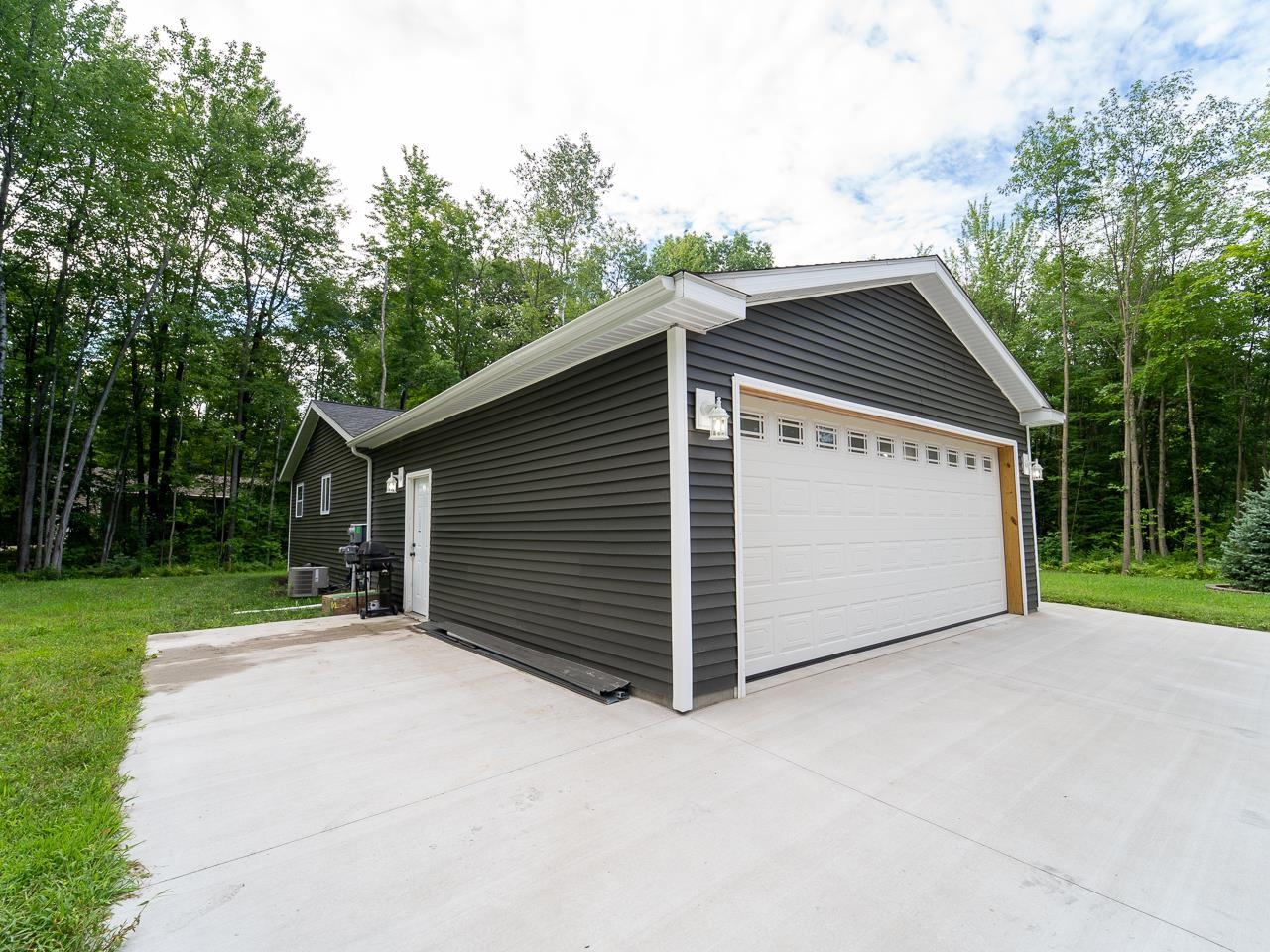 2900 E Degeer Ct