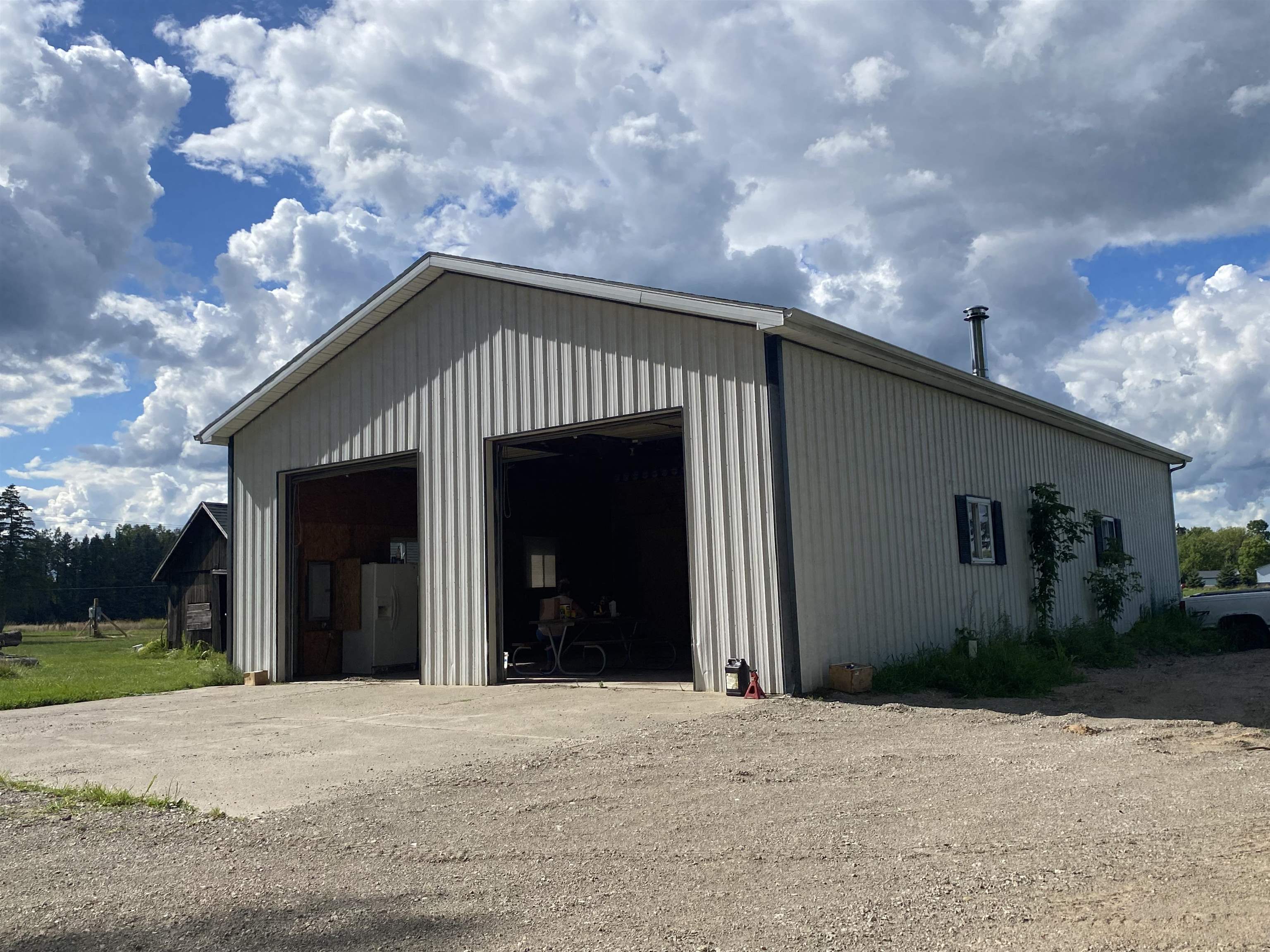 14999 SHARON, CHESANING, MI 48616