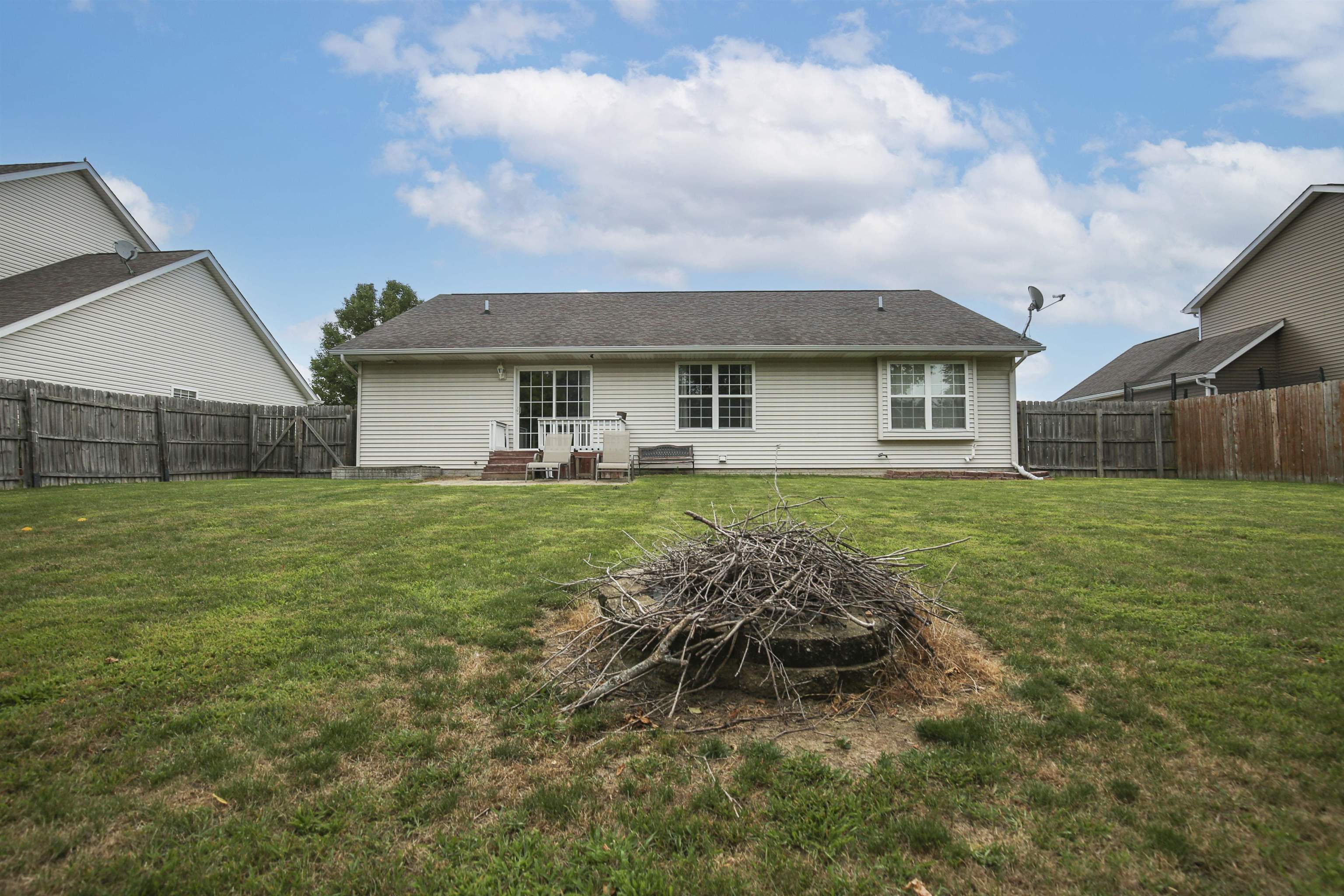 8417 Goldfinch Dr