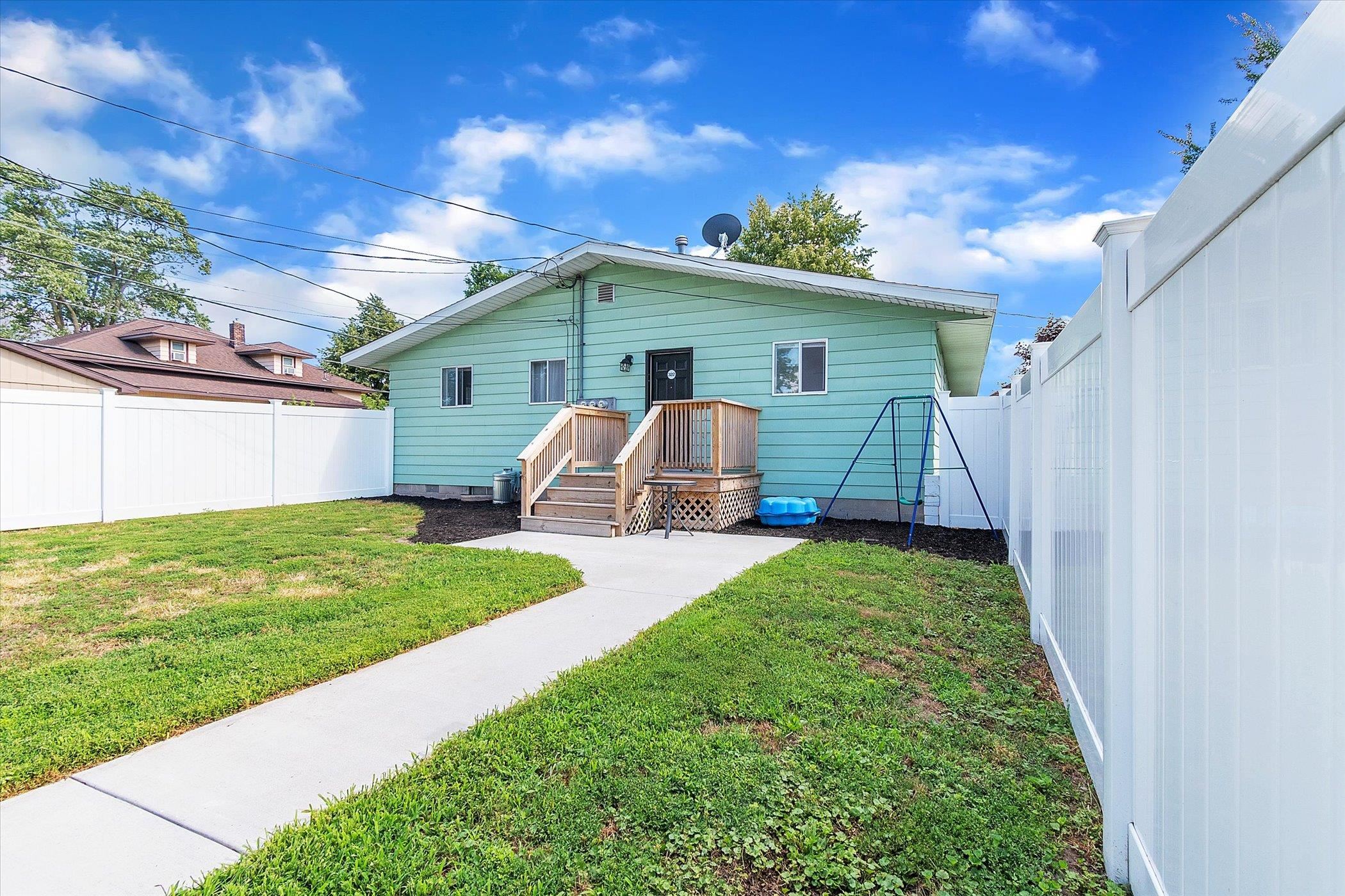 322 W 3rd Street