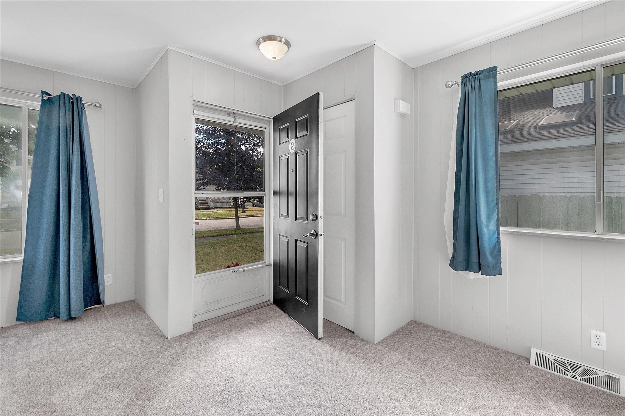 322 W 3rd Street